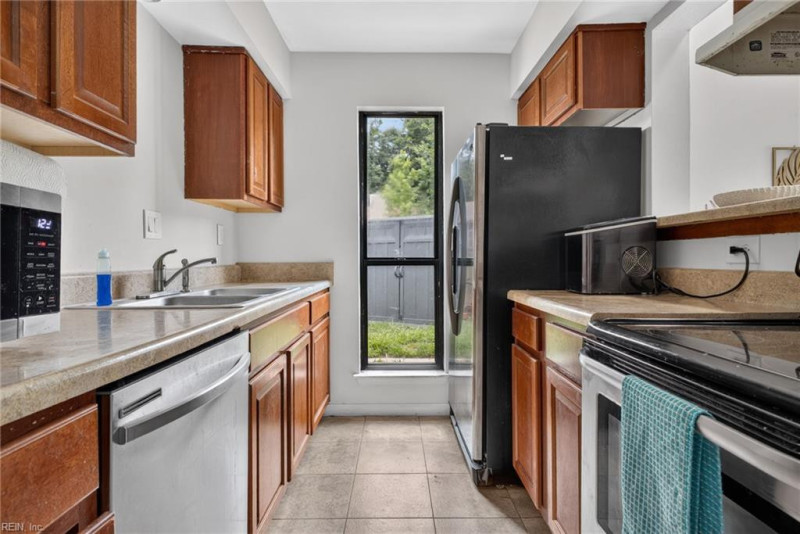 Photo 11 of 24 residential for sale in Virginia Beach virginia
