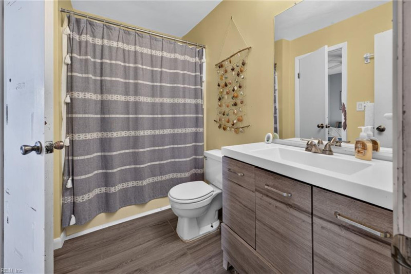 Photo 19 of 24 residential for sale in Virginia Beach virginia