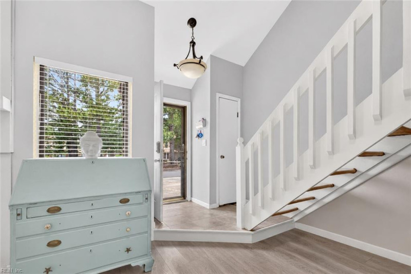 Photo 4 of 24 residential for sale in Virginia Beach virginia