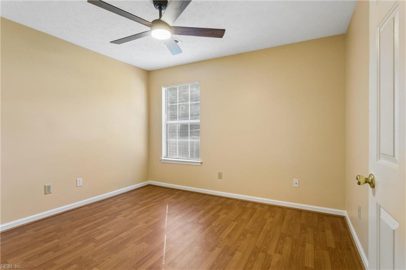 Photo 14 of 36 residential for sale in Hampton virginia