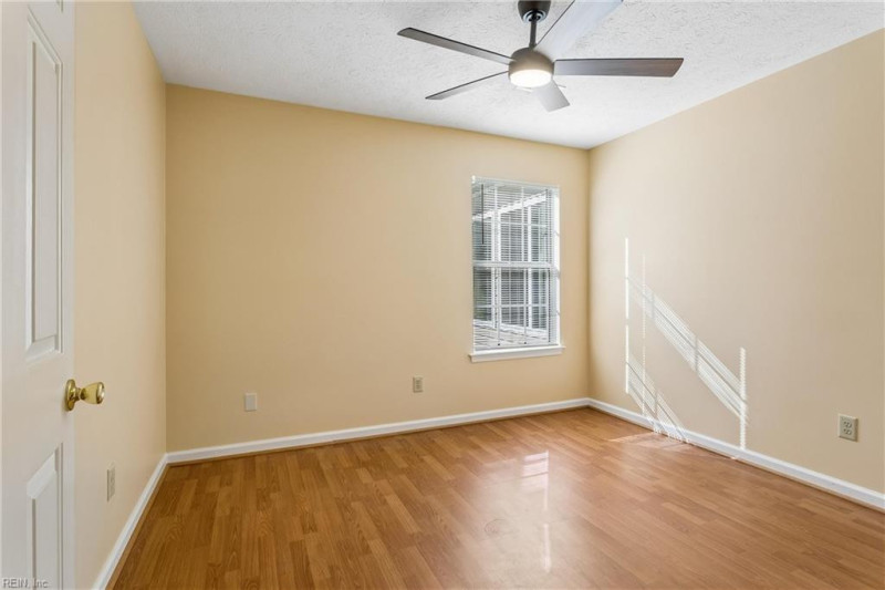 Photo 16 of 36 residential for sale in Hampton virginia
