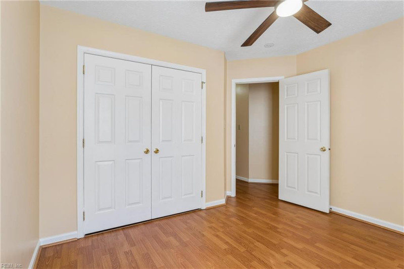 Photo 17 of 36 residential for sale in Hampton virginia
