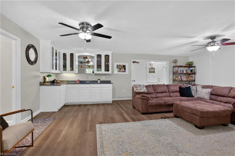 Photo 10 of 47 residential for sale in Chesapeake virginia