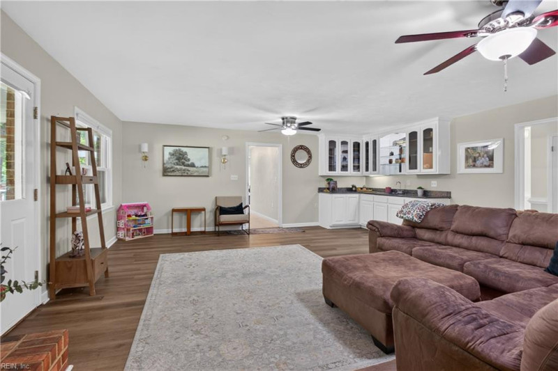 Photo 11 of 47 residential for sale in Chesapeake virginia