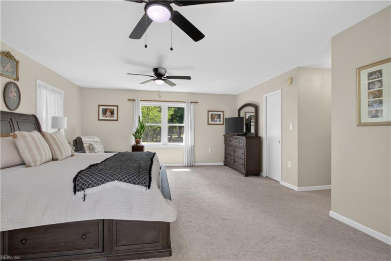 Photo 23 of 47 residential for sale in Chesapeake virginia