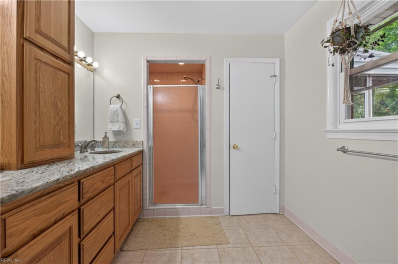 Photo 25 of 47 residential for sale in Chesapeake virginia