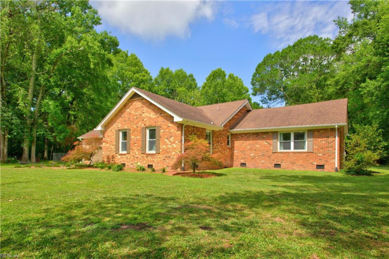 Photo 3 of 47 residential for sale in Chesapeake virginia