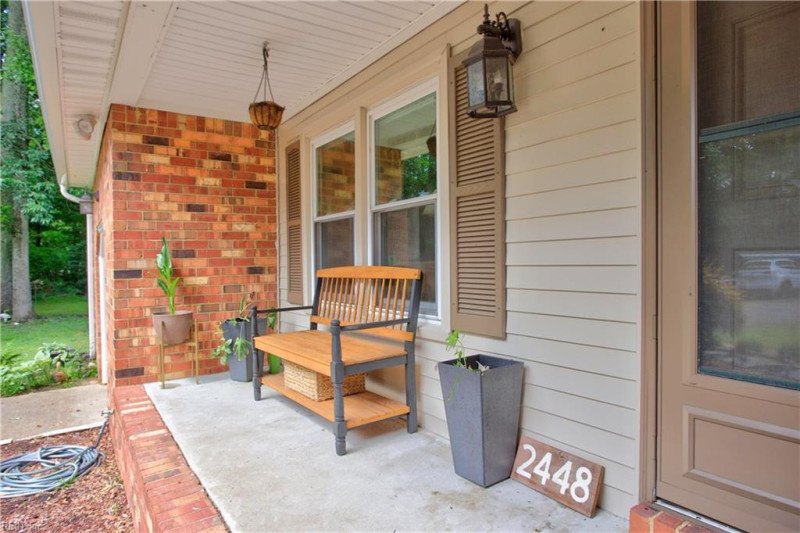 Photo 5 of 47 residential for sale in Chesapeake virginia