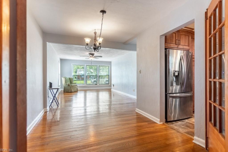 Photo 10 of 41 residential for sale in Hampton virginia