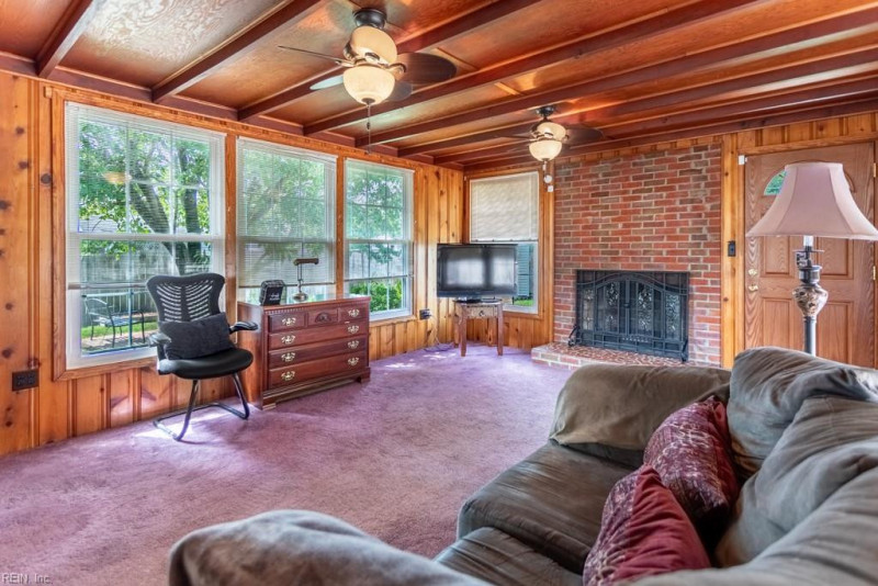 Photo 11 of 41 residential for sale in Hampton virginia