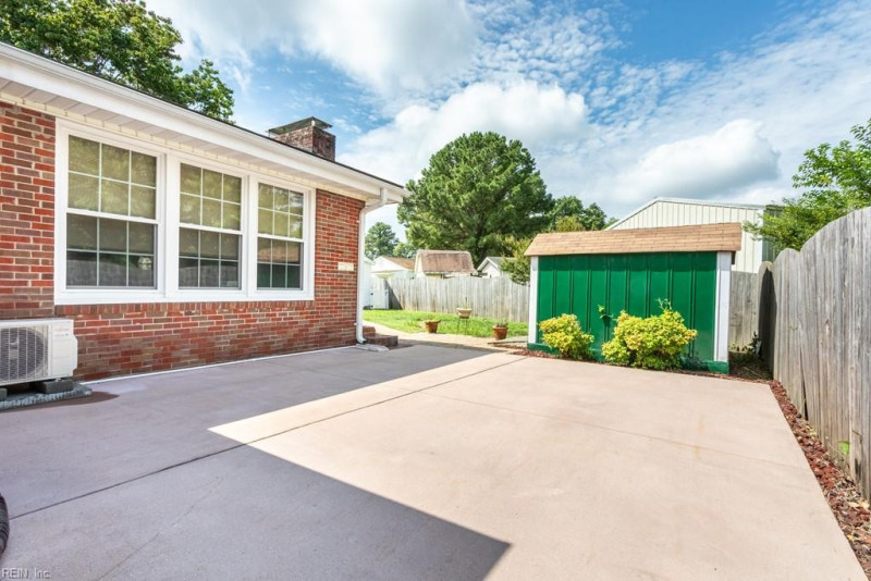 Photo 12 of 41 residential for sale in Hampton virginia