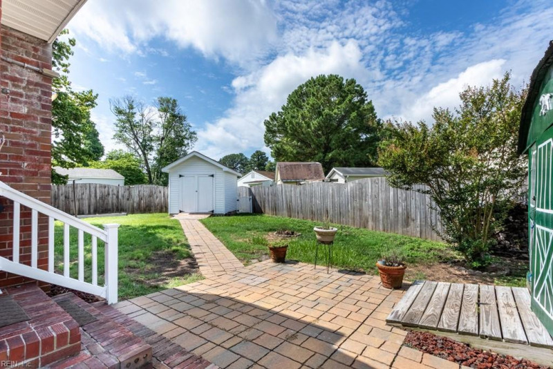 Photo 14 of 41 residential for sale in Hampton virginia