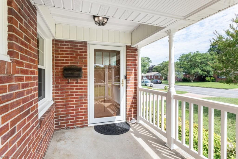Photo 5 of 41 residential for sale in Hampton virginia