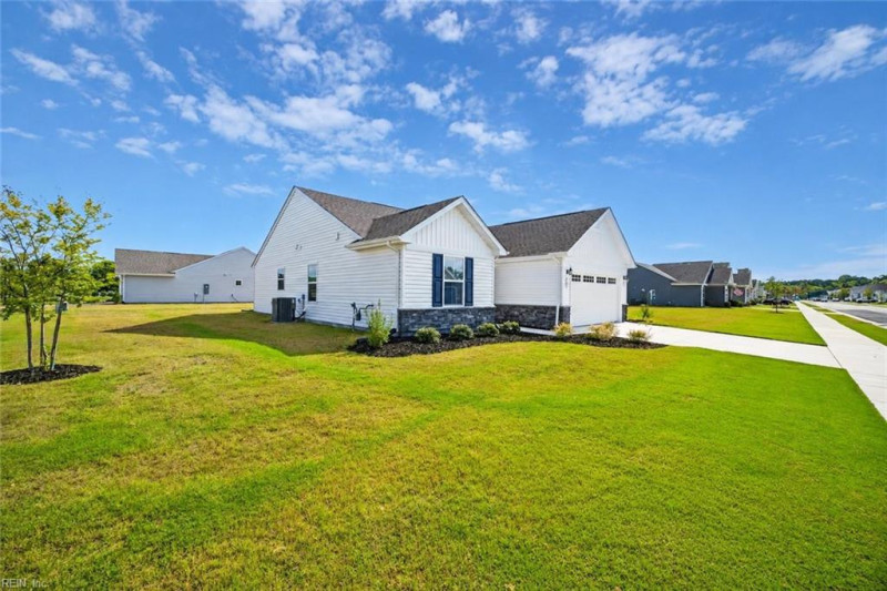 Photo 37 of 38 residential for sale in Moyock virginia