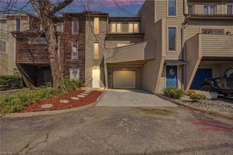 Photo 3 of 49 residential for sale in Norfolk virginia