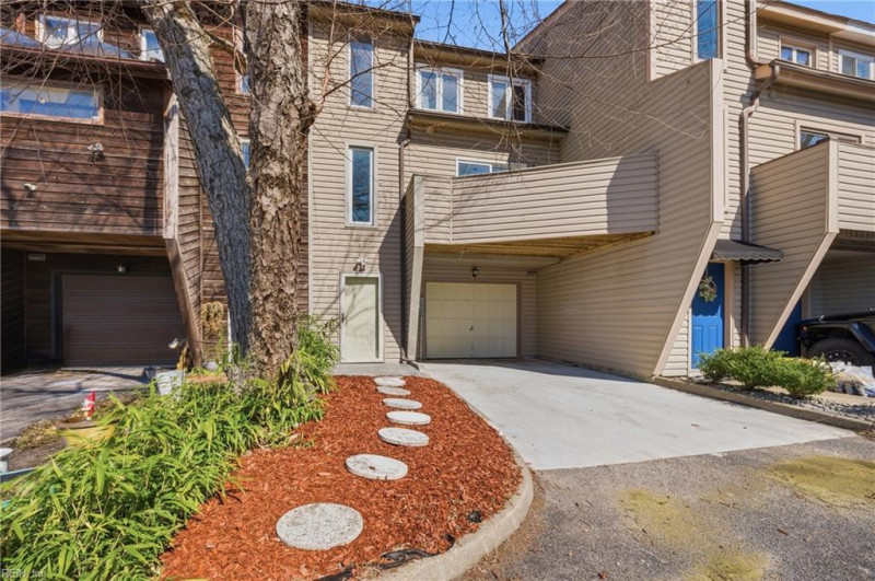 Photo 4 of 49 residential for sale in Norfolk virginia