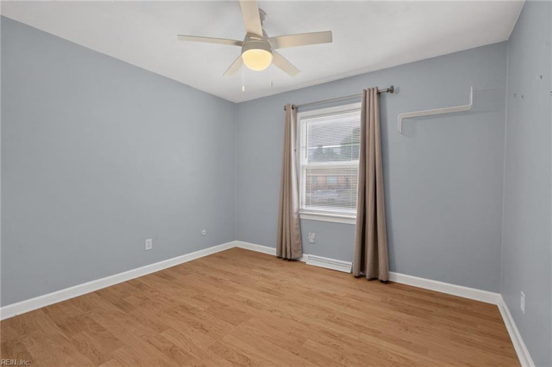 Photo 19 of 37 residential for sale in Chesapeake virginia