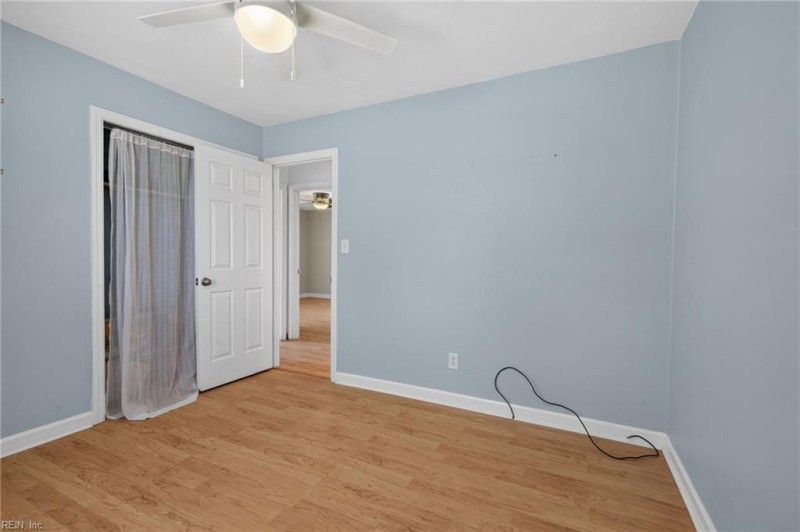 Photo 20 of 37 residential for sale in Chesapeake virginia