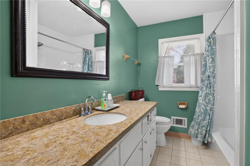 Photo 21 of 37 residential for sale in Chesapeake virginia
