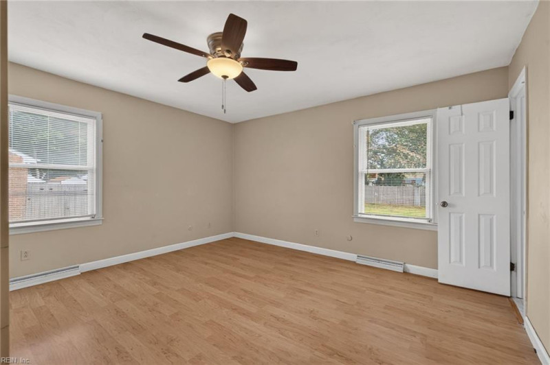 Photo 24 of 37 residential for sale in Chesapeake virginia