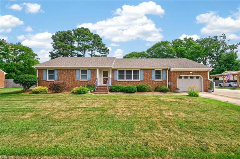 Photo 3 of 37 residential for sale in Chesapeake virginia