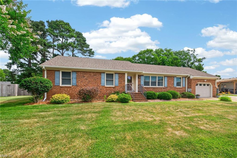 Photo 4 of 37 residential for sale in Chesapeake virginia