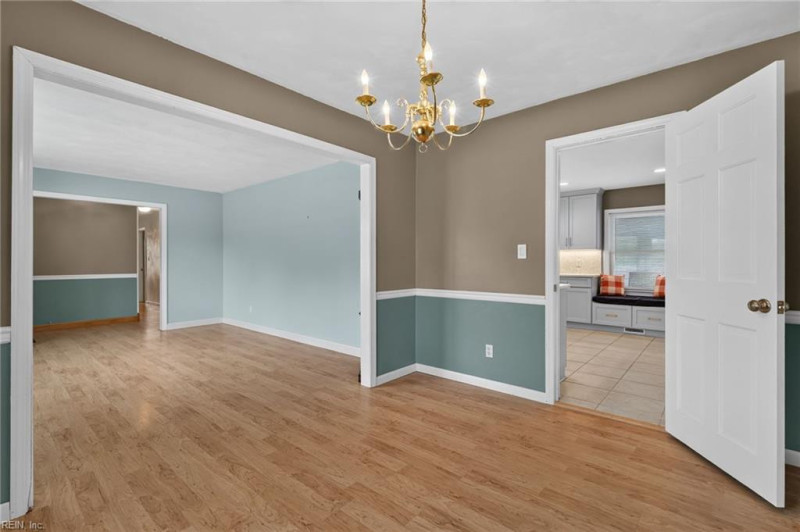 Photo 9 of 37 residential for sale in Chesapeake virginia