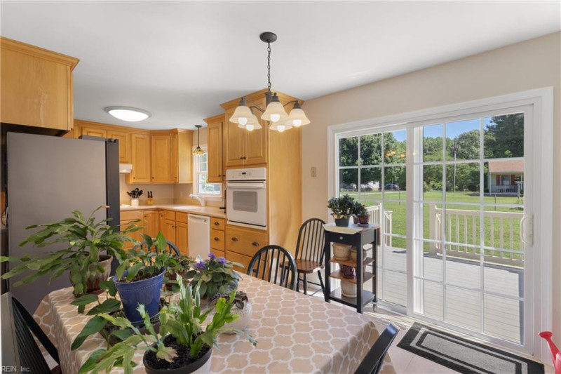 Photo 11 of 45 residential for sale in Gloucester County virginia