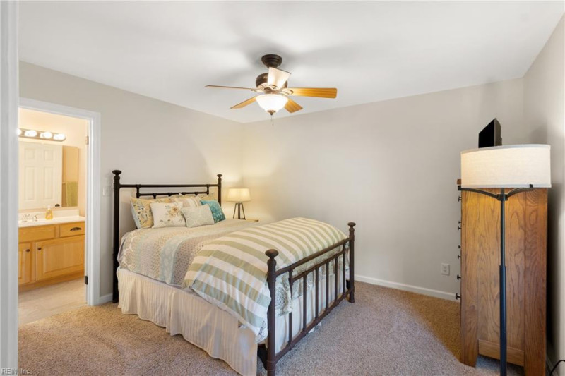 Photo 17 of 45 residential for sale in Gloucester County virginia