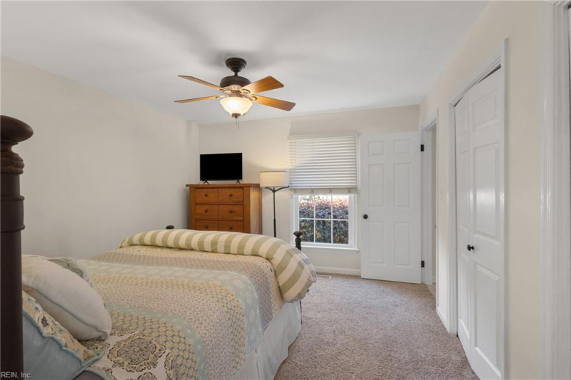 Photo 19 of 45 residential for sale in Gloucester County virginia