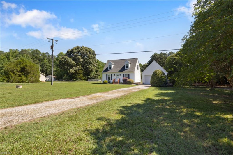 Photo 2 of 45 residential for sale in Gloucester County virginia