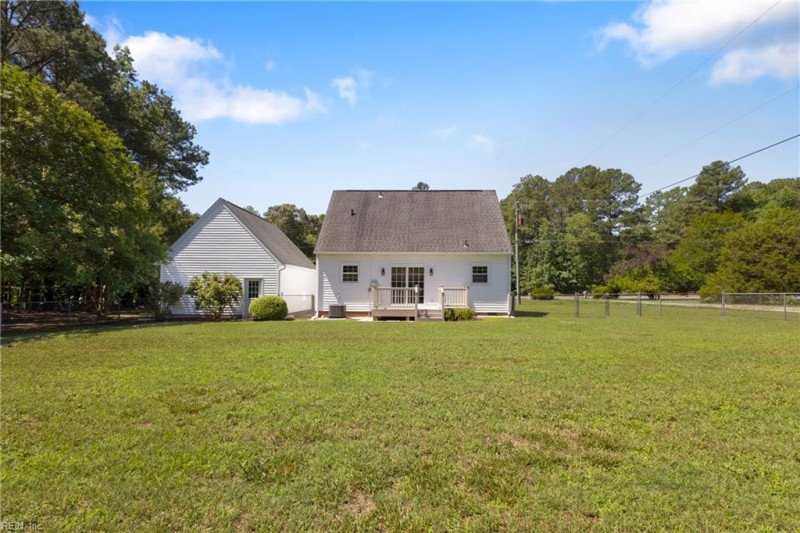 Photo 32 of 45 residential for sale in Gloucester County virginia
