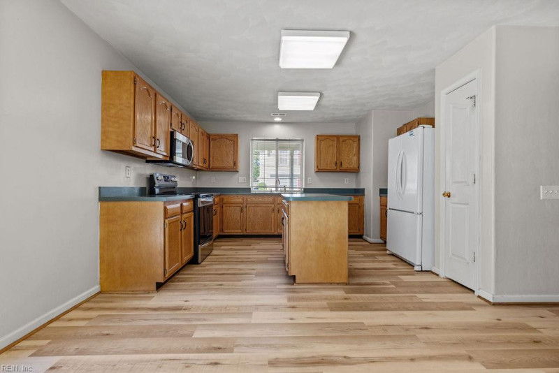 Photo 11 of 44 residential for sale in Chesapeake virginia