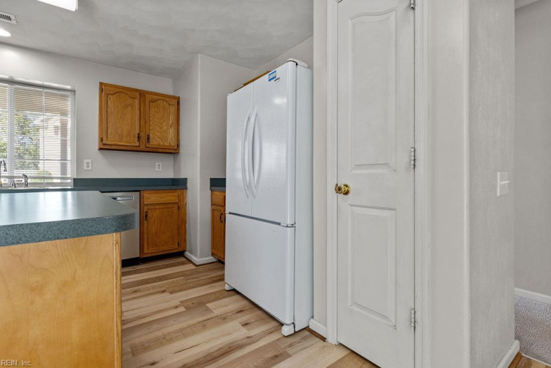 Photo 16 of 44 residential for sale in Chesapeake virginia