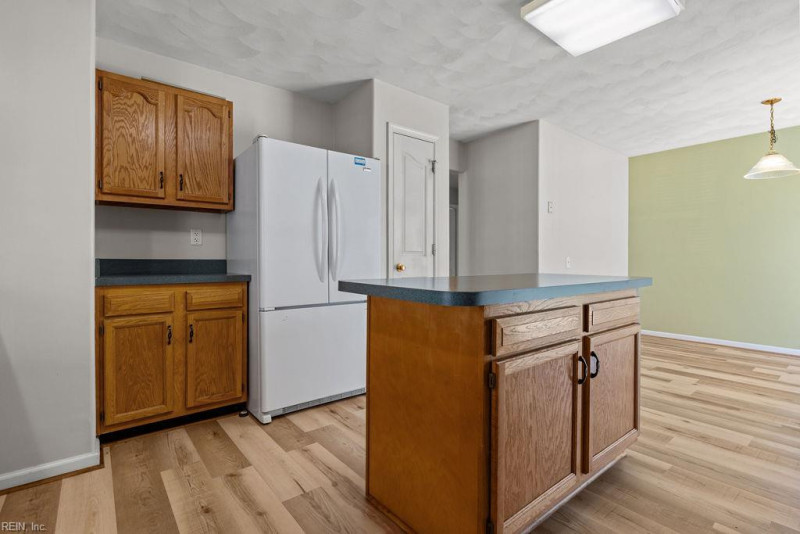 Photo 17 of 44 residential for sale in Chesapeake virginia