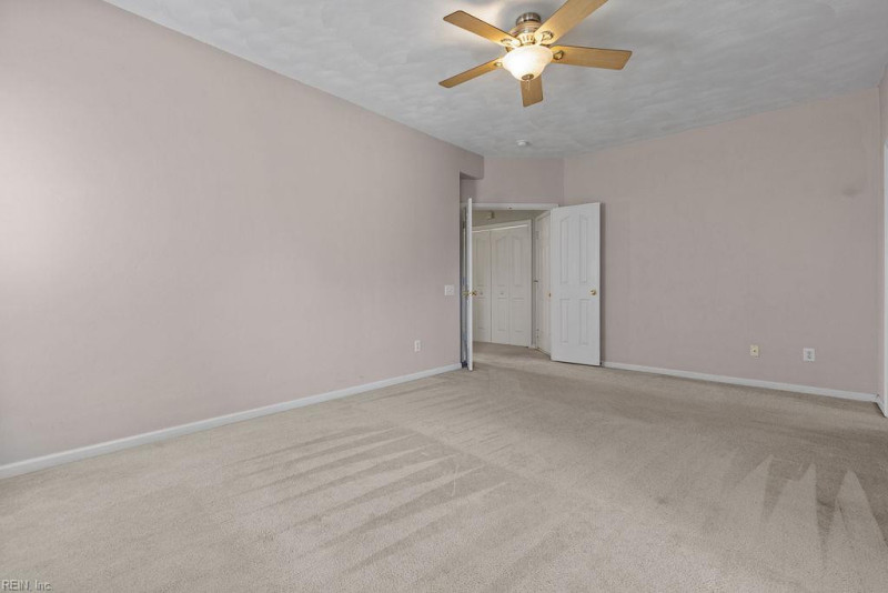 Photo 25 of 44 residential for sale in Chesapeake virginia