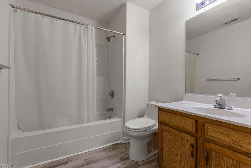 Photo 27 of 44 residential for sale in Chesapeake virginia