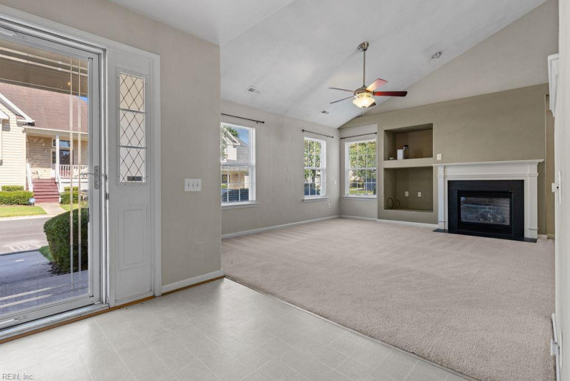 Photo 5 of 44 residential for sale in Chesapeake virginia