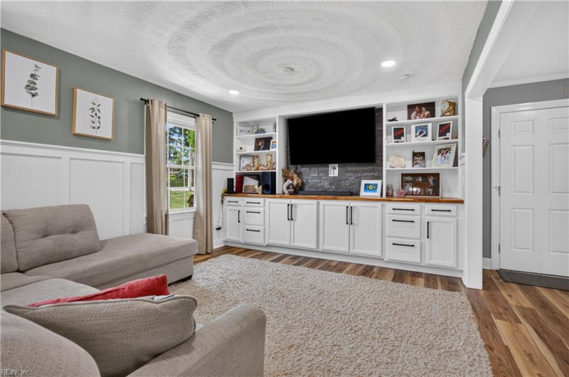 Photo 10 of 47 residential for sale in Suffolk virginia