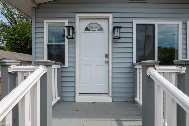 Photo 3 of 43 residential for sale in Norfolk virginia