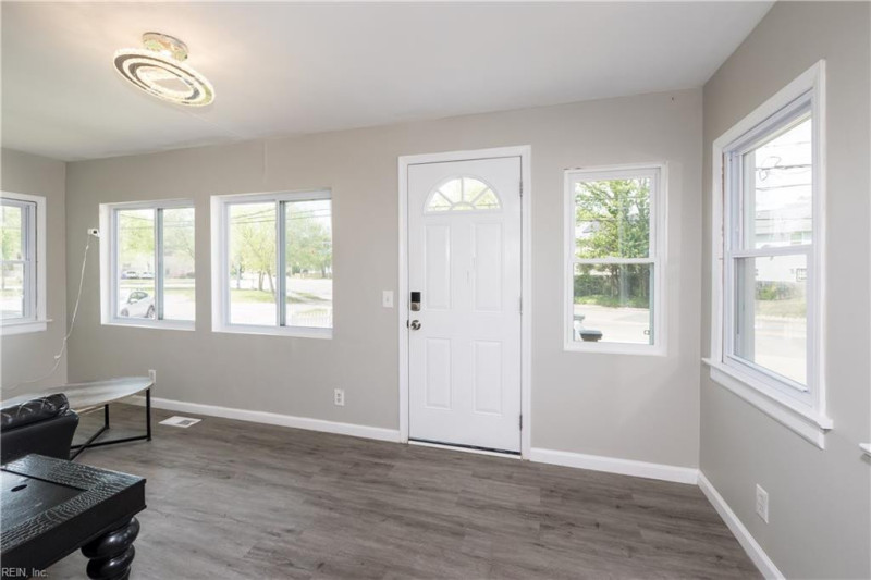 Photo 4 of 43 residential for sale in Norfolk virginia