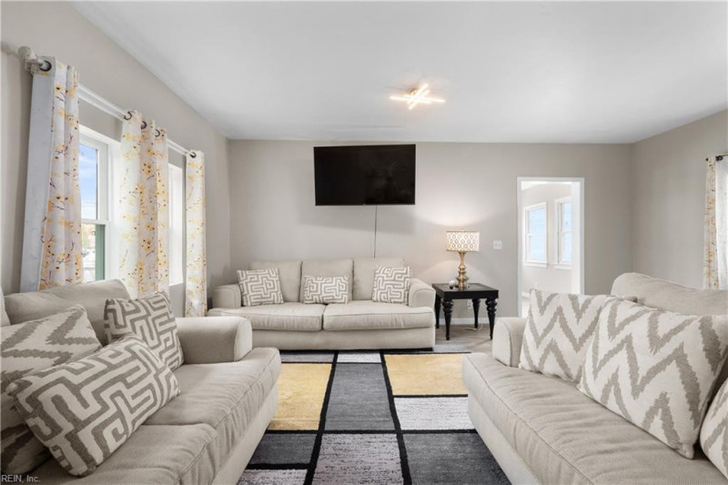 Photo 9 of 43 residential for sale in Norfolk virginia