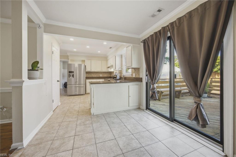 Photo 13 of 31 residential for sale in Virginia Beach virginia
