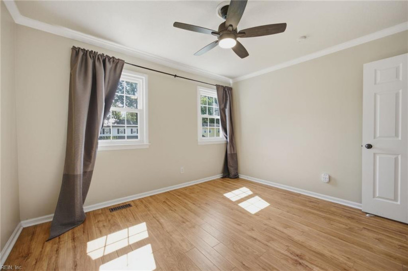Photo 16 of 31 residential for sale in Virginia Beach virginia