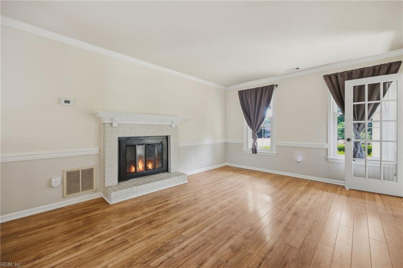 Photo 8 of 31 residential for sale in Virginia Beach virginia