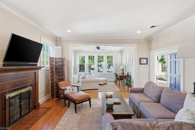 Photo 10 of 40 residential for sale in Norfolk virginia