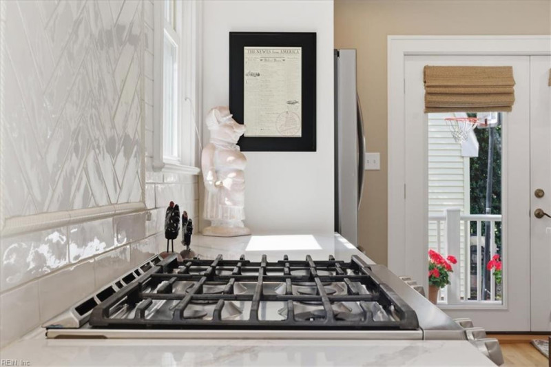 Photo 16 of 40 residential for sale in Norfolk virginia