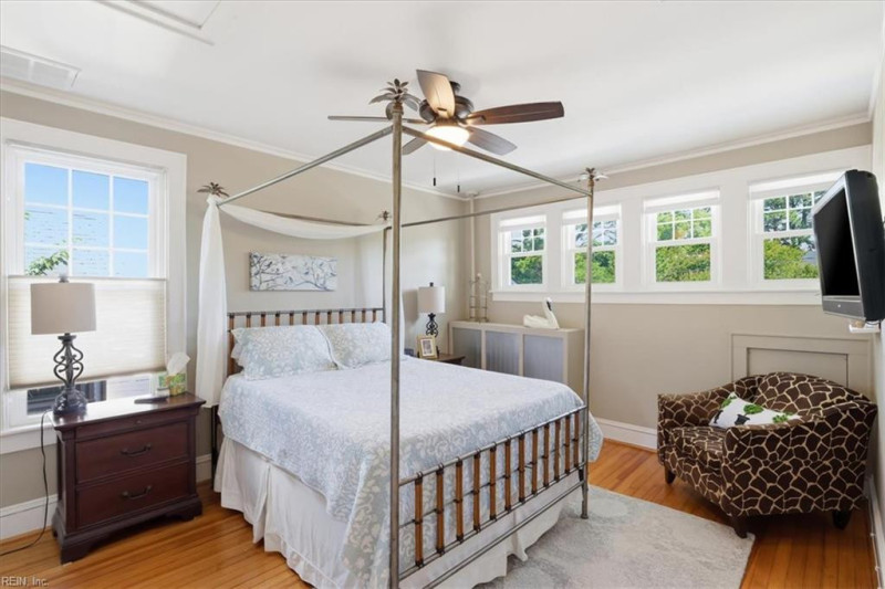 Photo 21 of 40 residential for sale in Norfolk virginia