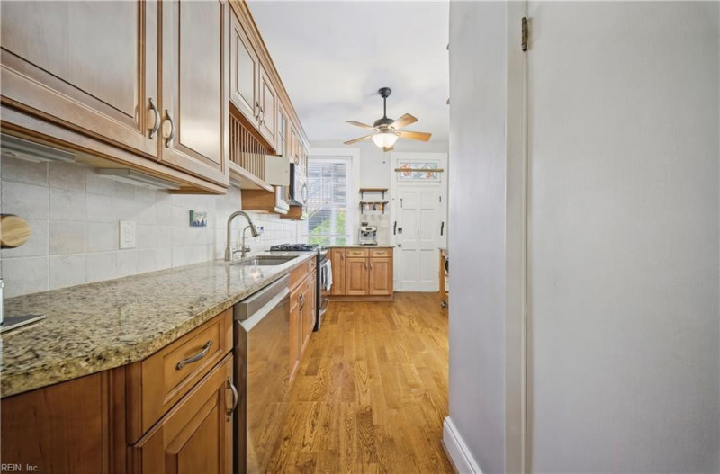 Photo 12 of 45 residential for sale in Norfolk virginia