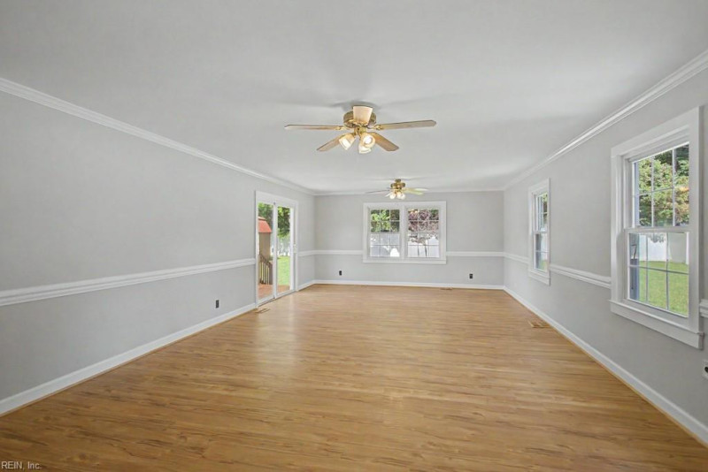 Photo 16 of 43 residential for sale in York County virginia